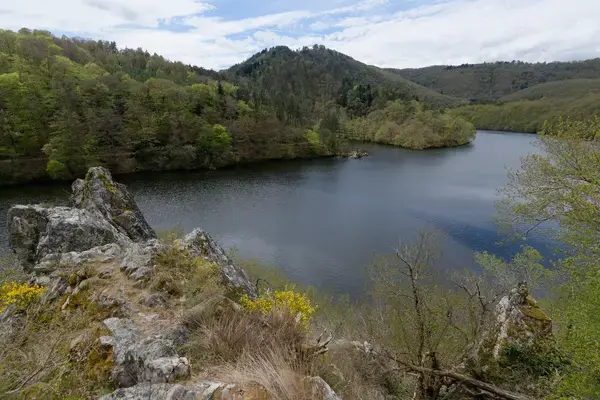 Monte Escalier 63 Monte escalier Combrailles