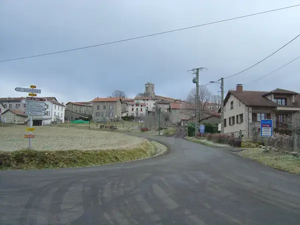 Monte Escalier 63 Monte escalier Le Brugeron