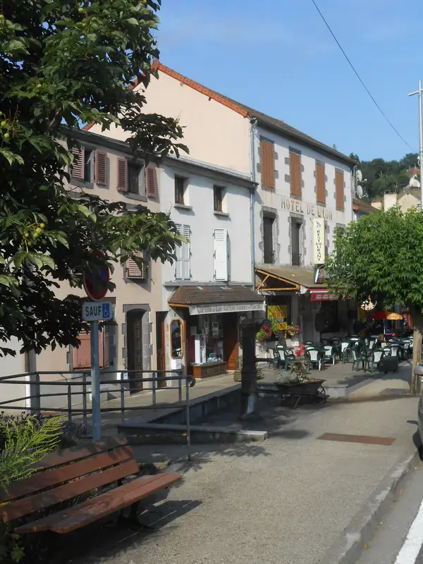 Monte Escalier 63 Monte escalier Pontaumur