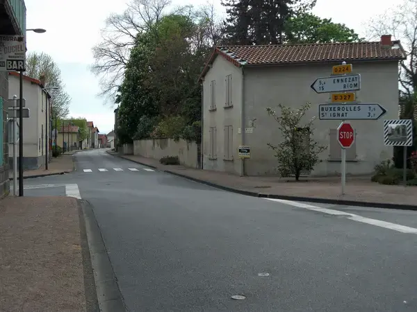 Monte Escalier 63 Monte escalier Saint-Laure